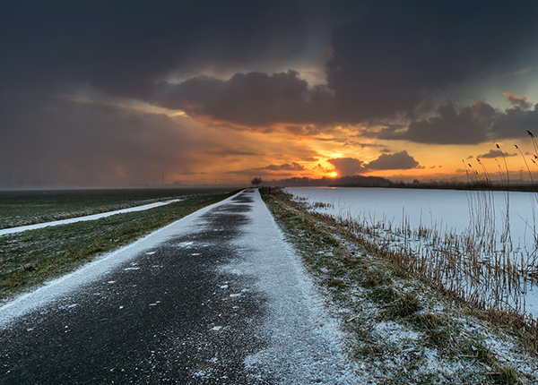公路冰雪濕滑路面及環境監測解決方案